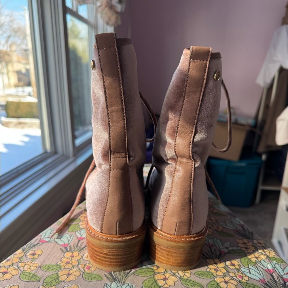 Stuart Weitzman Pink/Mauve Velvet and Leather Combat boot size 8 - Picture 10 of 16